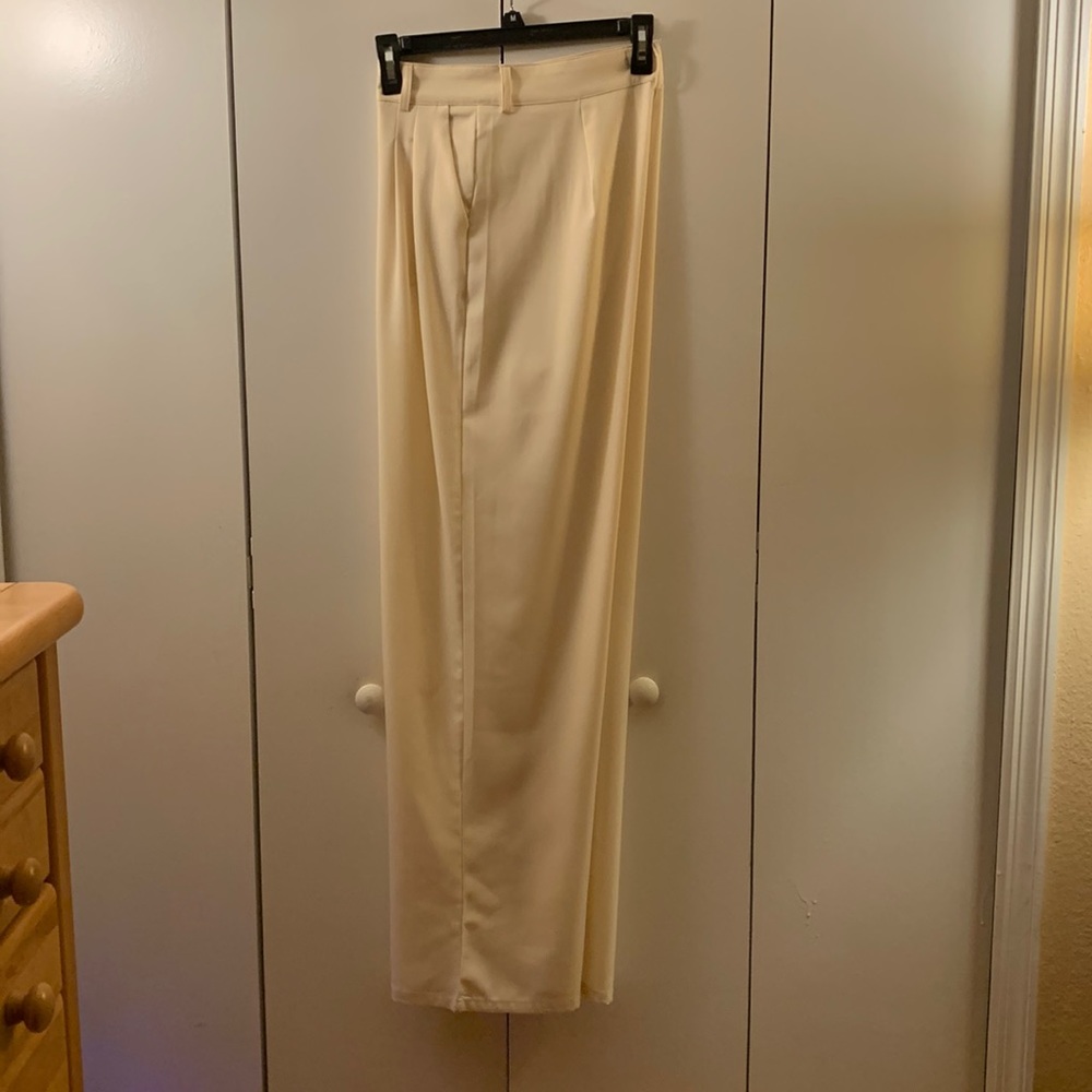 Bella Mae NWOT Cream Wide Leg High Waist Pants Size L